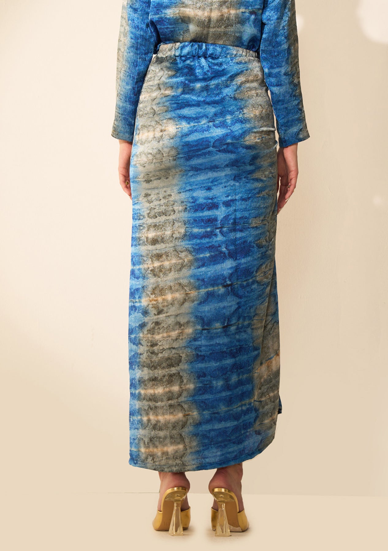 Marble Skirt with adjustable slit