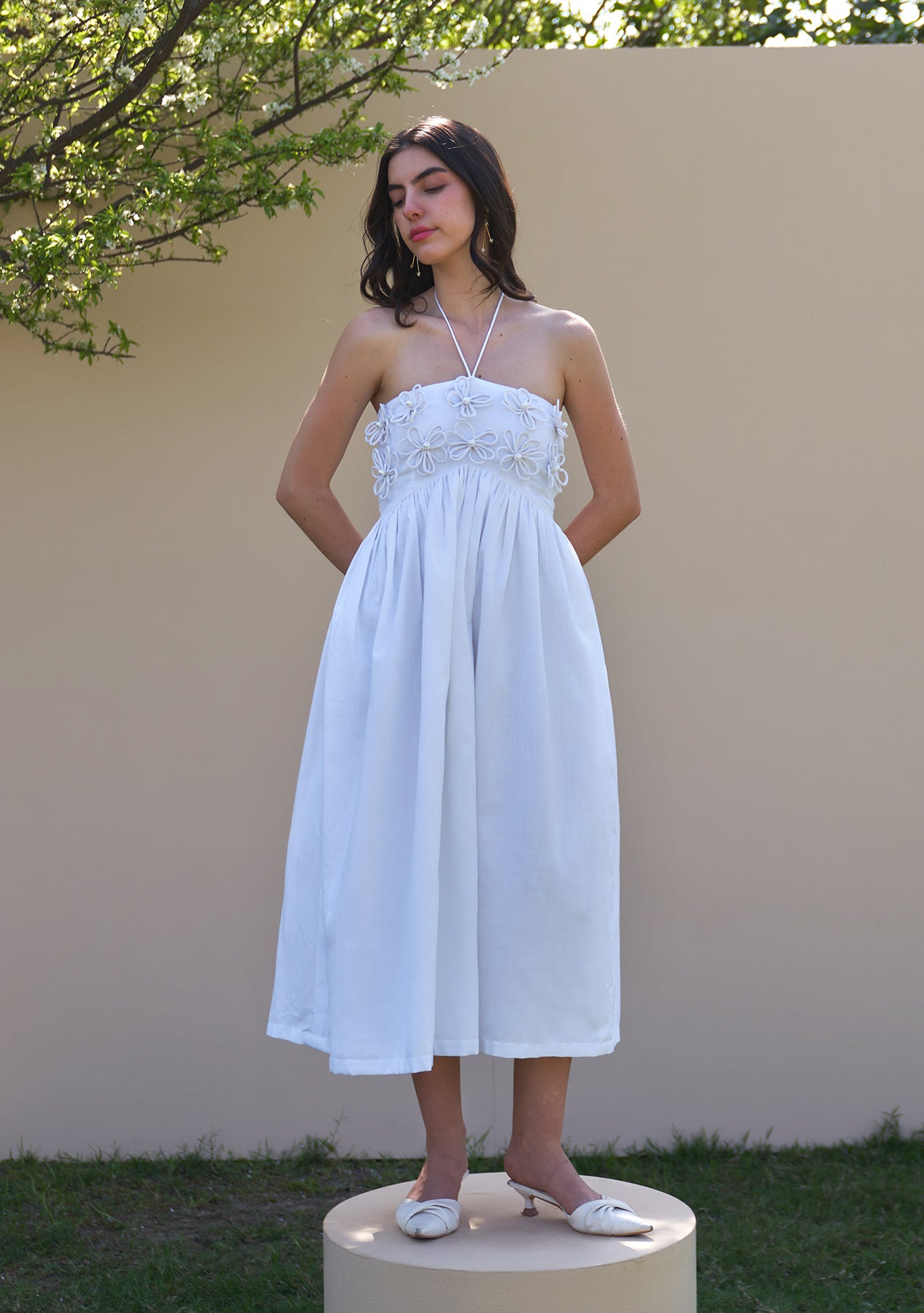 Elle Midi Dress with Detachable Sleeves (White)